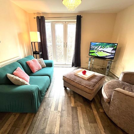 Spacious Two Bedrooms Apartment For Business And Holiday Portsmouth Esterno foto