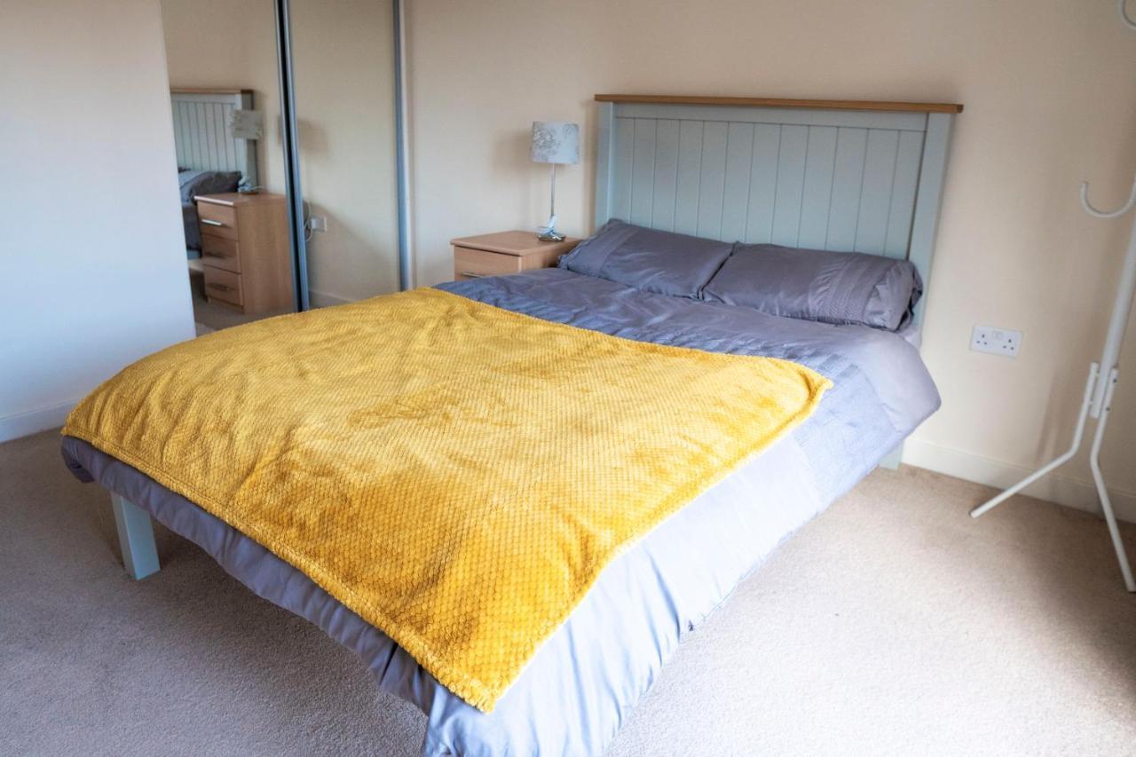 Spacious Two Bedrooms Apartment For Business And Holiday Portsmouth Esterno foto