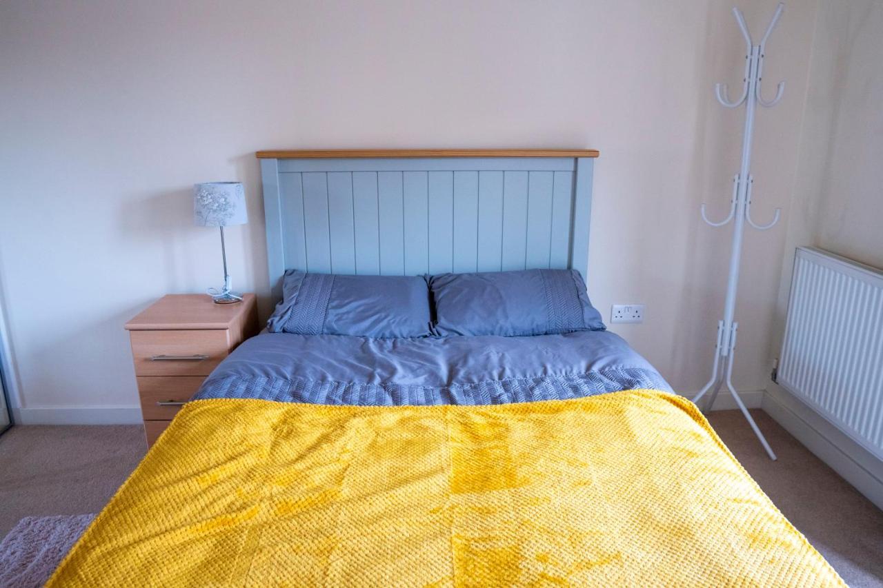Spacious Two Bedrooms Apartment For Business And Holiday Portsmouth Esterno foto