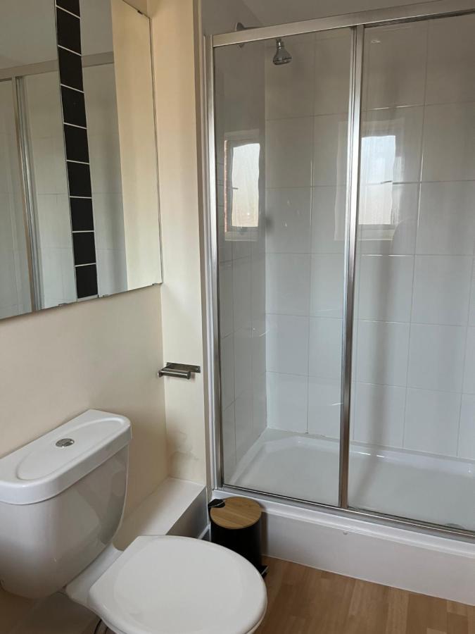 Spacious Two Bedrooms Apartment For Business And Holiday Portsmouth Esterno foto