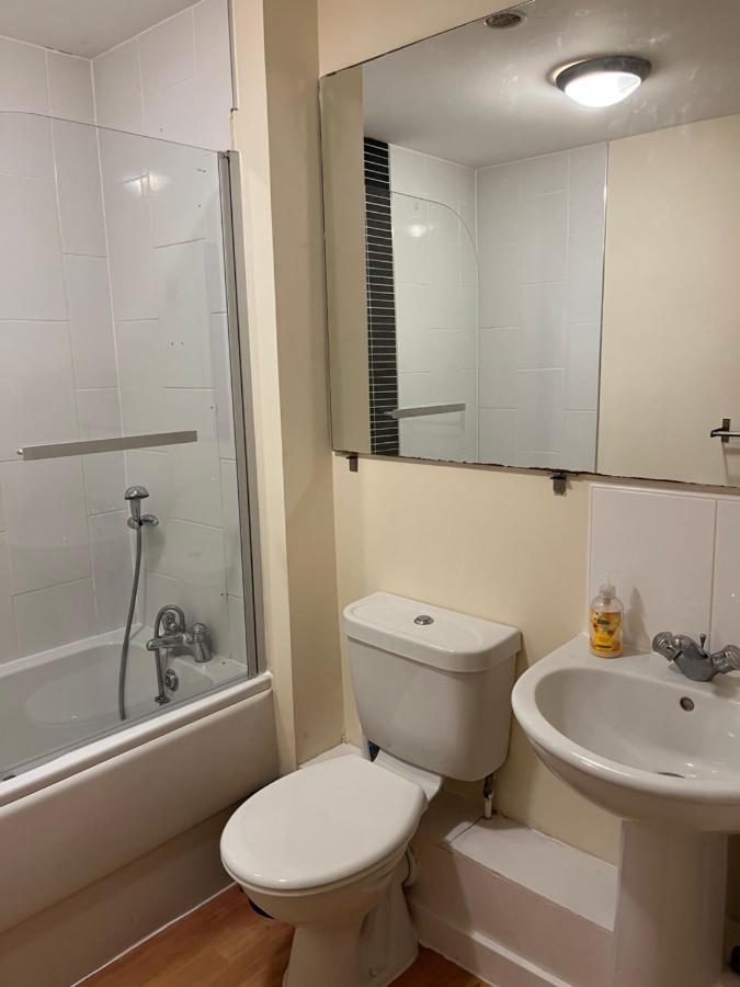 Spacious Two Bedrooms Apartment For Business And Holiday Portsmouth Esterno foto