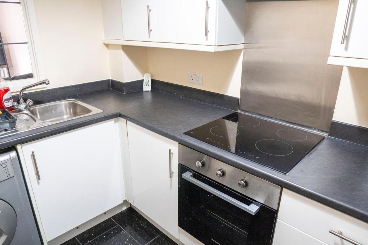 Spacious Two Bedrooms Apartment For Business And Holiday Portsmouth Esterno foto
