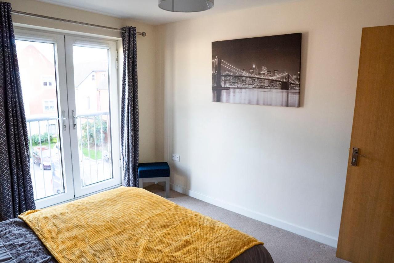 Spacious Two Bedrooms Apartment For Business And Holiday Portsmouth Esterno foto