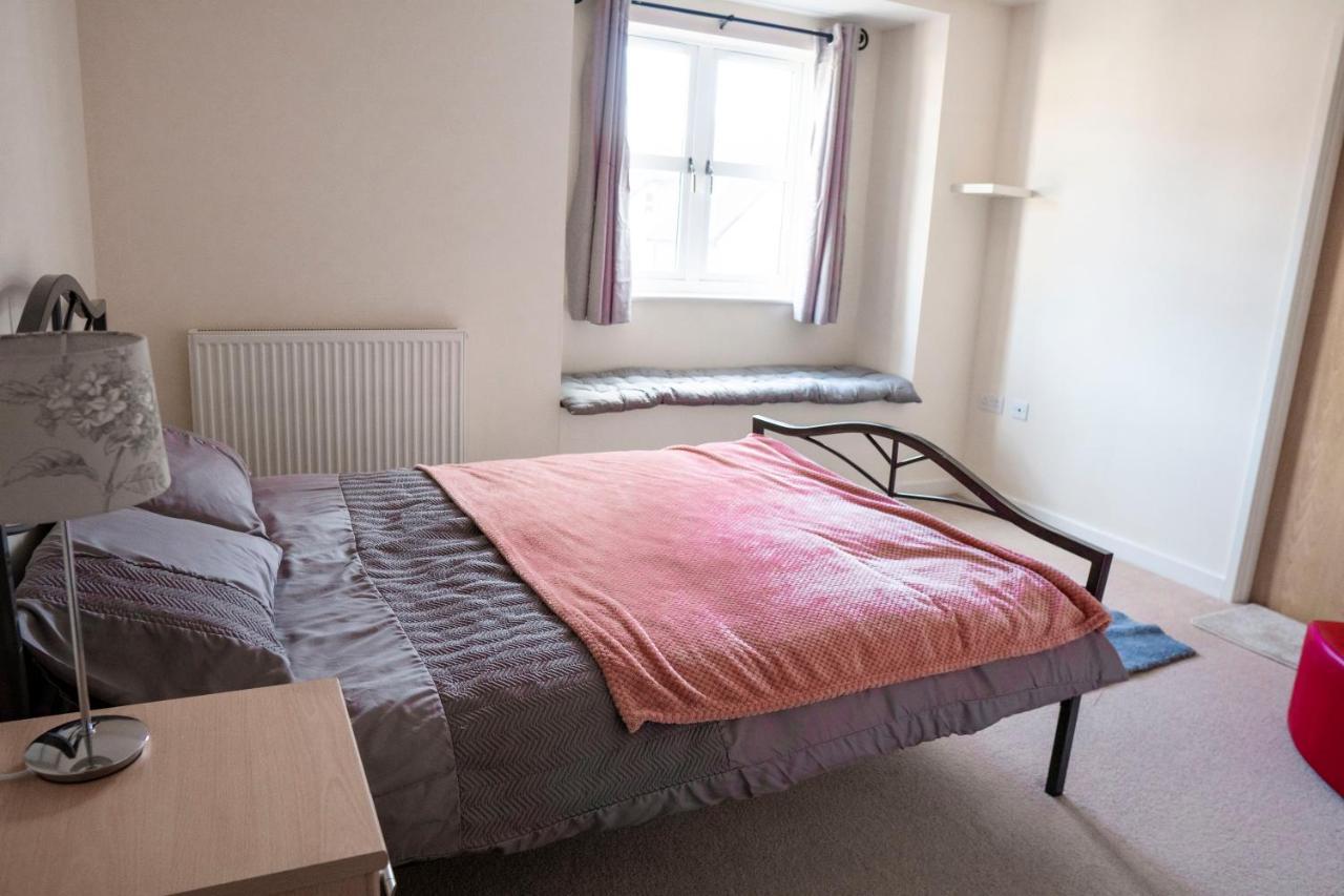 Spacious Two Bedrooms Apartment For Business And Holiday Portsmouth Esterno foto