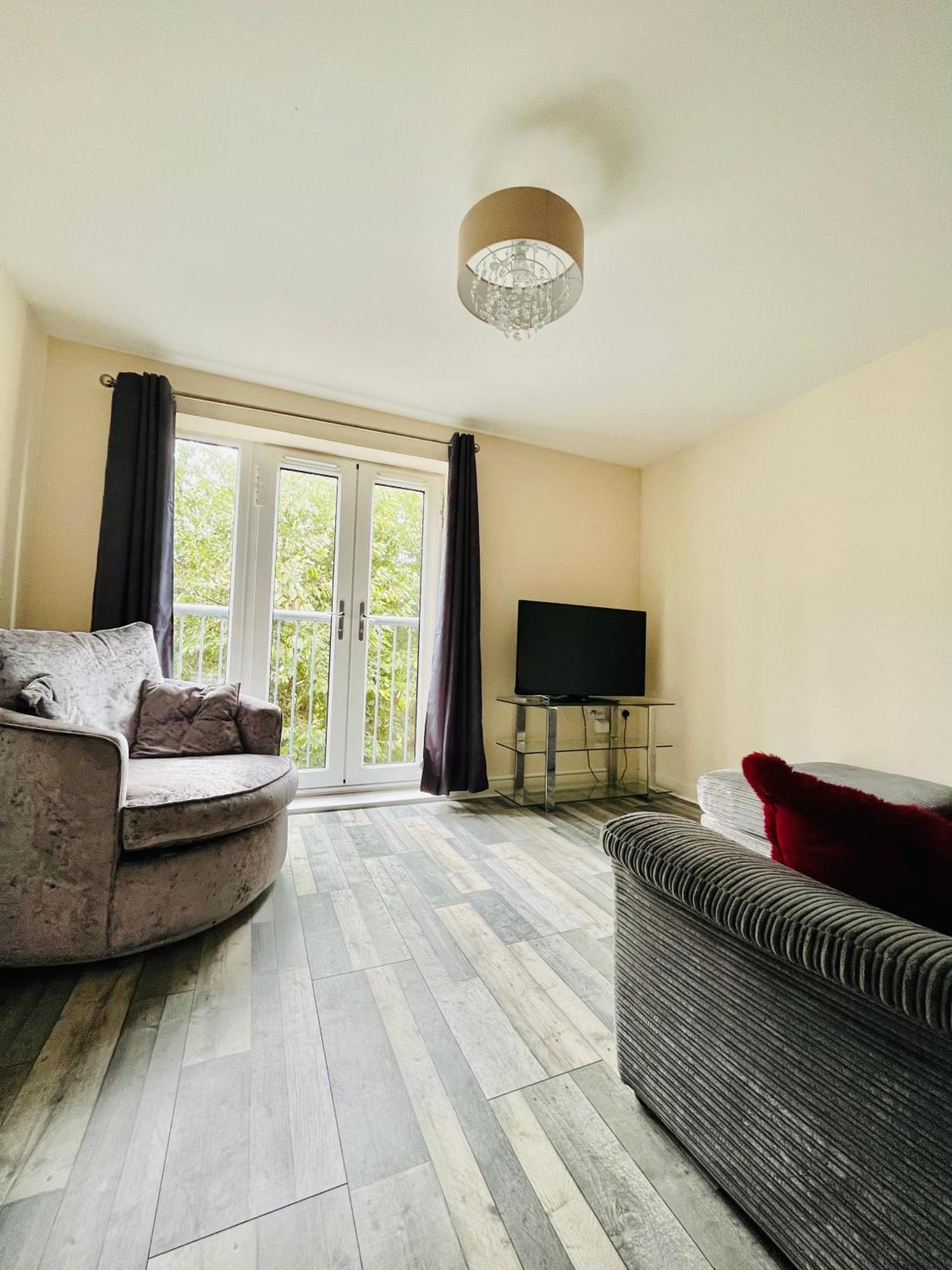 Spacious Two Bedrooms Apartment For Business And Holiday Portsmouth Esterno foto