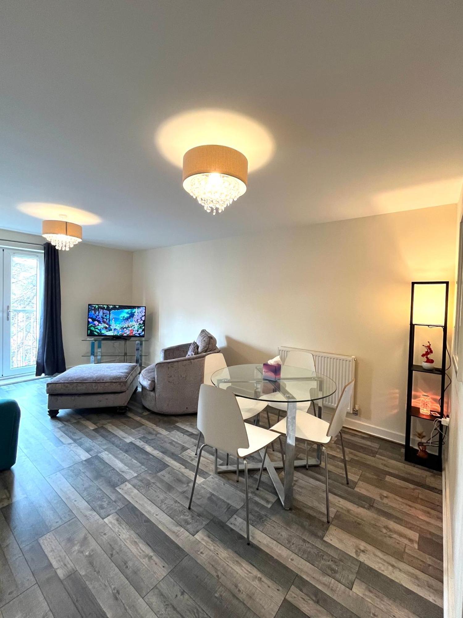 Spacious Two Bedrooms Apartment For Business And Holiday Portsmouth Esterno foto